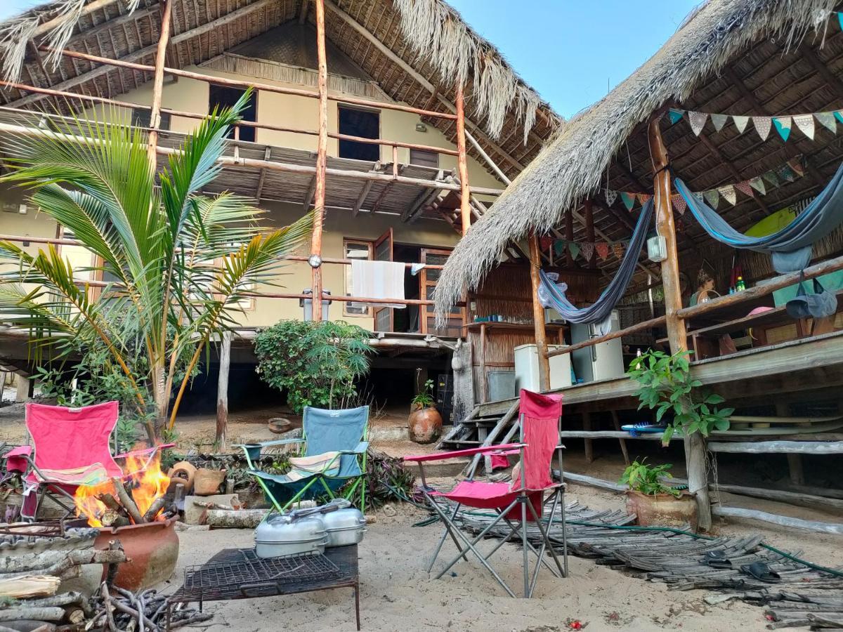 Casa Surf Lodge - Praia do Tofo Exteriör bild